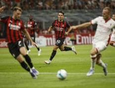 IM体育官网-AC米兰引援进展：两名中场目标或将成为新年第一签