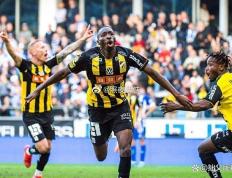 IM体育在线注册-明星球员频频现身场边激战，球风振奋人心的简单介绍