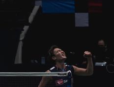 IM体育注册链接-中国羽毛球队鏖战英格兰羽毛球队，桃田贤斗送出助攻