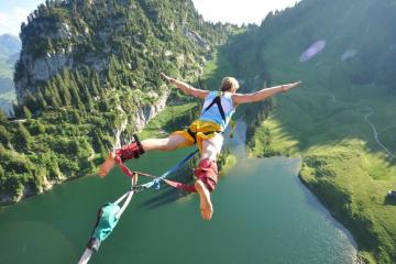 IM体育官网-西甲国家德比之夜，克莱惊艳四座