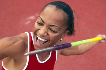 IM体育App下载-皮克领衔的非典型胜利，当拜仁横扫切尔西，足球哲学如何被重新定义