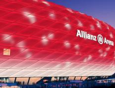 IM体育app-赛道上的红色闪电，塞恩斯高光表现，法拉利力压阿斯顿马丁