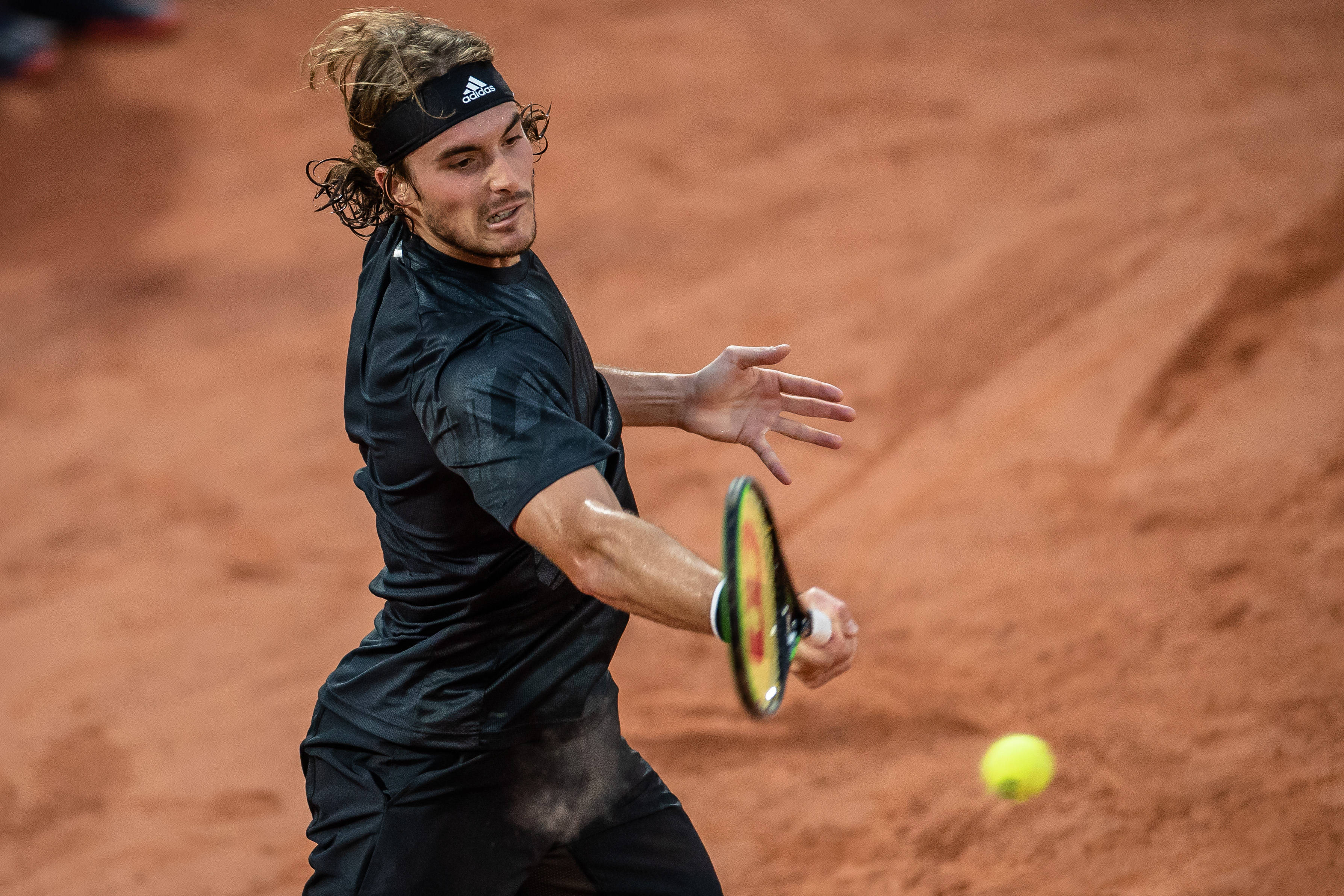 IM体育官方网-美国网球队轻取意大利网球队，西西帕斯制霸全场