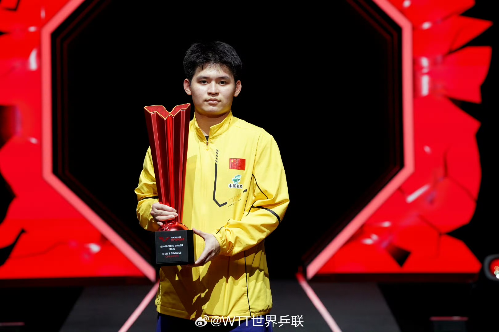 IM体育官网-关于球场上的荣耀较量，胜者将叱咤风云的信息