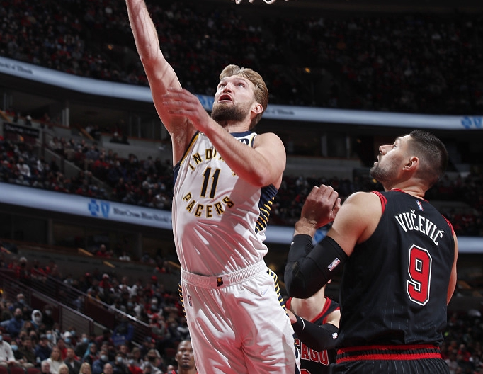 IM体育官方网-深圳队碾压公牛，拉文带队取胜