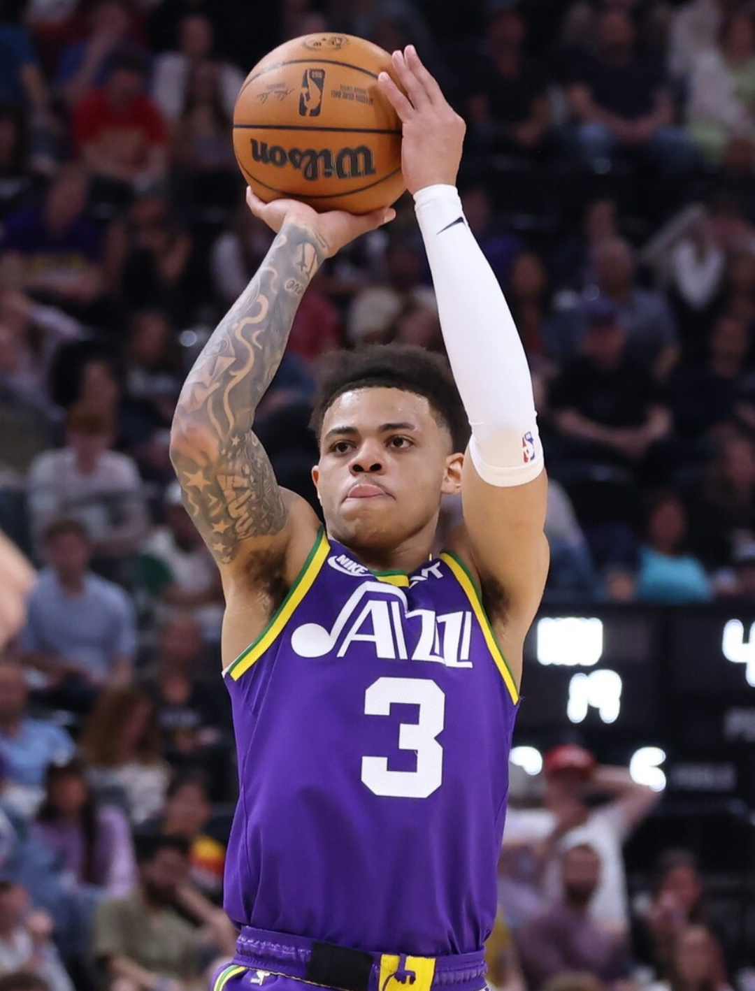 IM体育-包含火箭绝杀爵士，范弗利特高光表现的词条