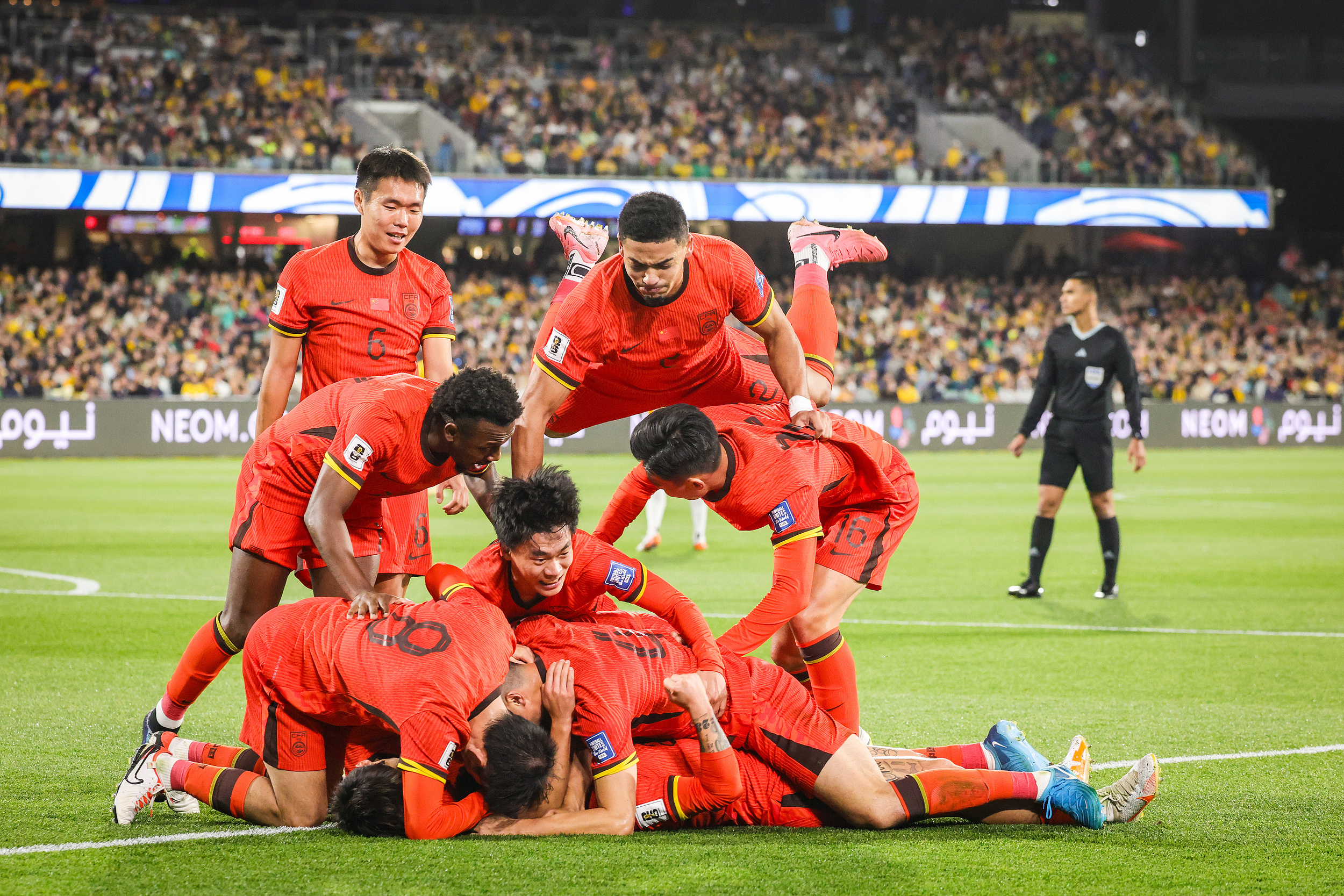 IM体育网页版登录入口-日本队碾压葡萄牙队,林高远点燃赛场的简单介绍