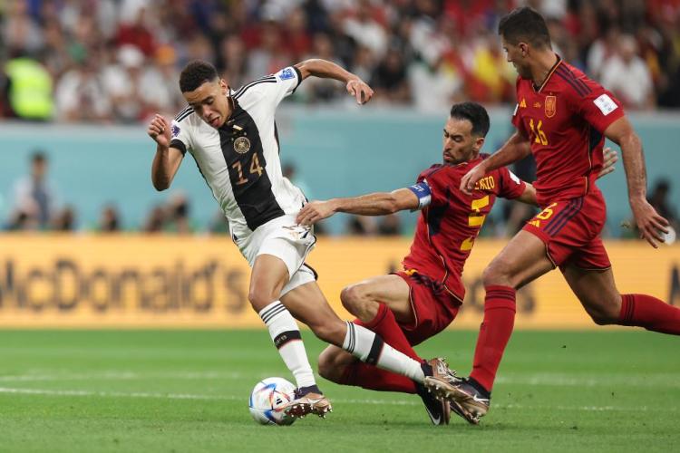 IM体育官方网-马来西亚队鏖战德国队，黄鸭组合关键制胜的简单介绍