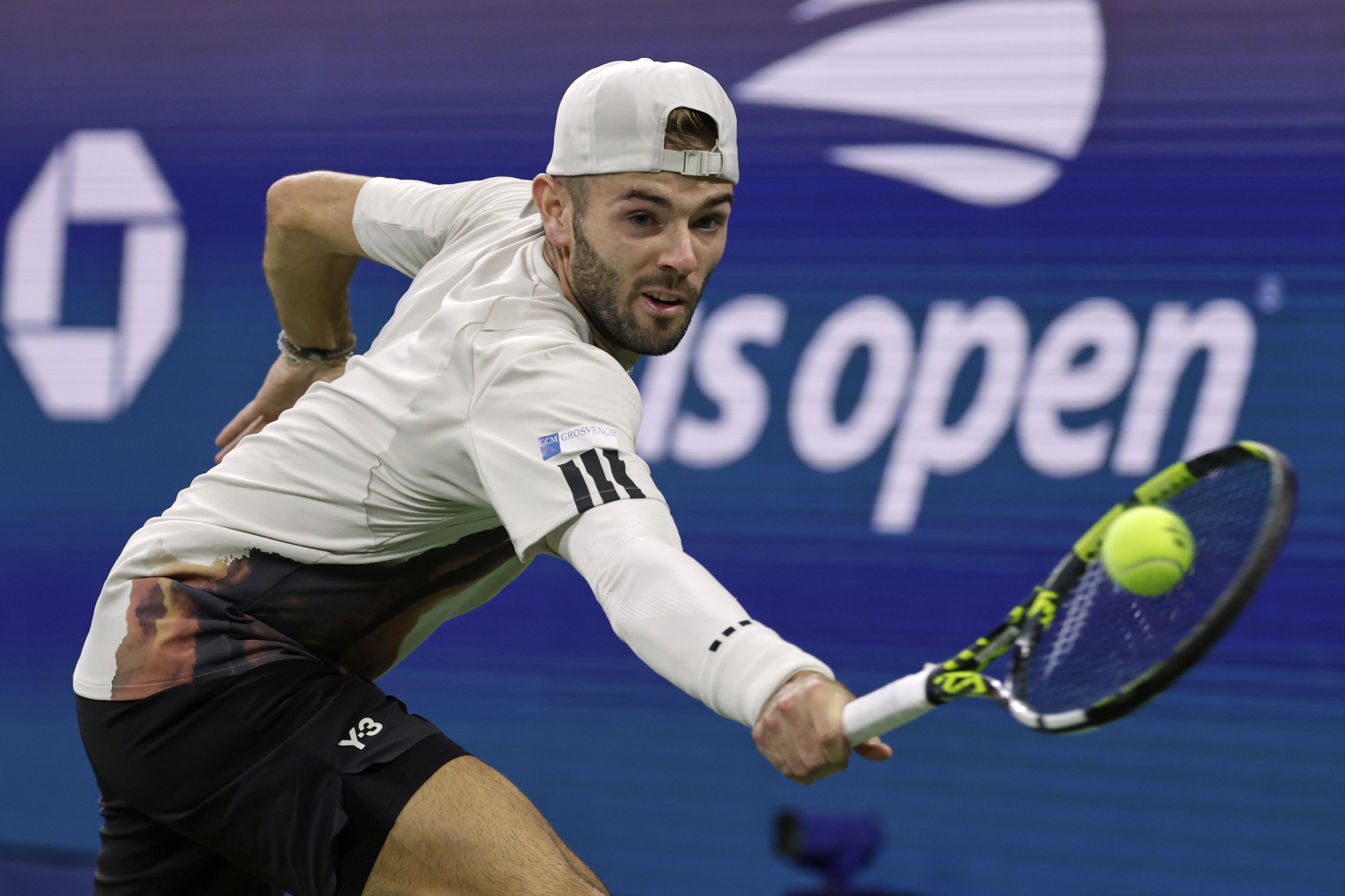 IM体育官方网-澳网翻盘美网,兹维列夫带队取胜