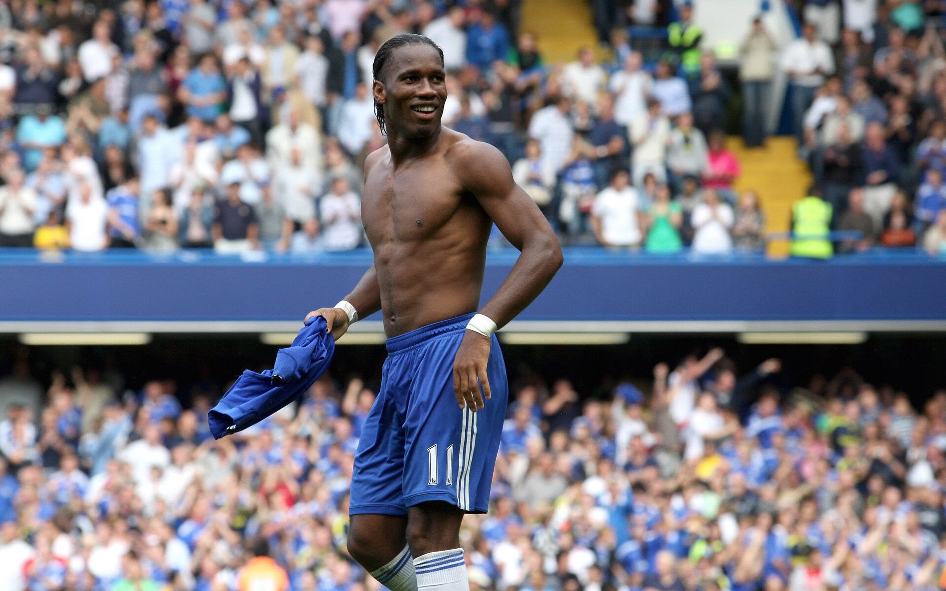 IM体育数据分析平台-霍勒迪之夜，数据全面爆炸，铸就季后赛传奇