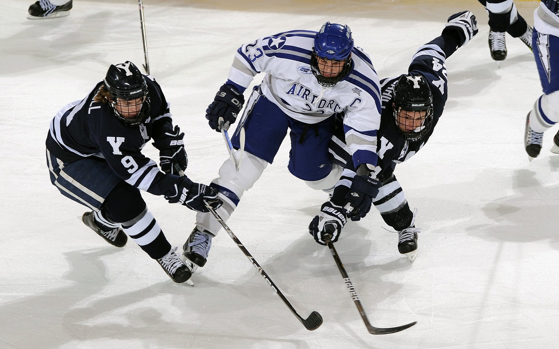 IM体育官网入口-三笘薰末节魔法秀,哥伦比亚新星导演黄潜逆转好戏
